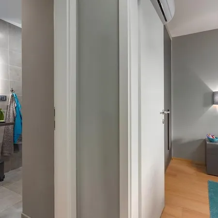 With Sea View Near Appartamento Porec