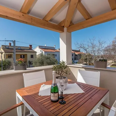 Apartman With Sea View Near *